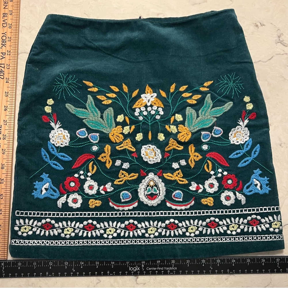 Simple Green‎ Floral Embroidered Mini Skirt - Boho Life